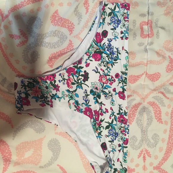 Bathingsuits - Picture 5 of 5